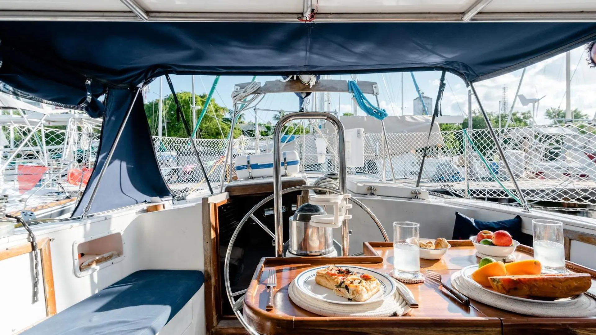 Walk Barefoot To Beach! Two Bathrooms! Entire Private Sailboat Isla Mujeres Mexico