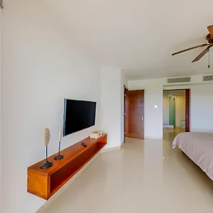 https://hakuna-matata-725n-at-mareazul-beachfront.allrivieramayahotels.com