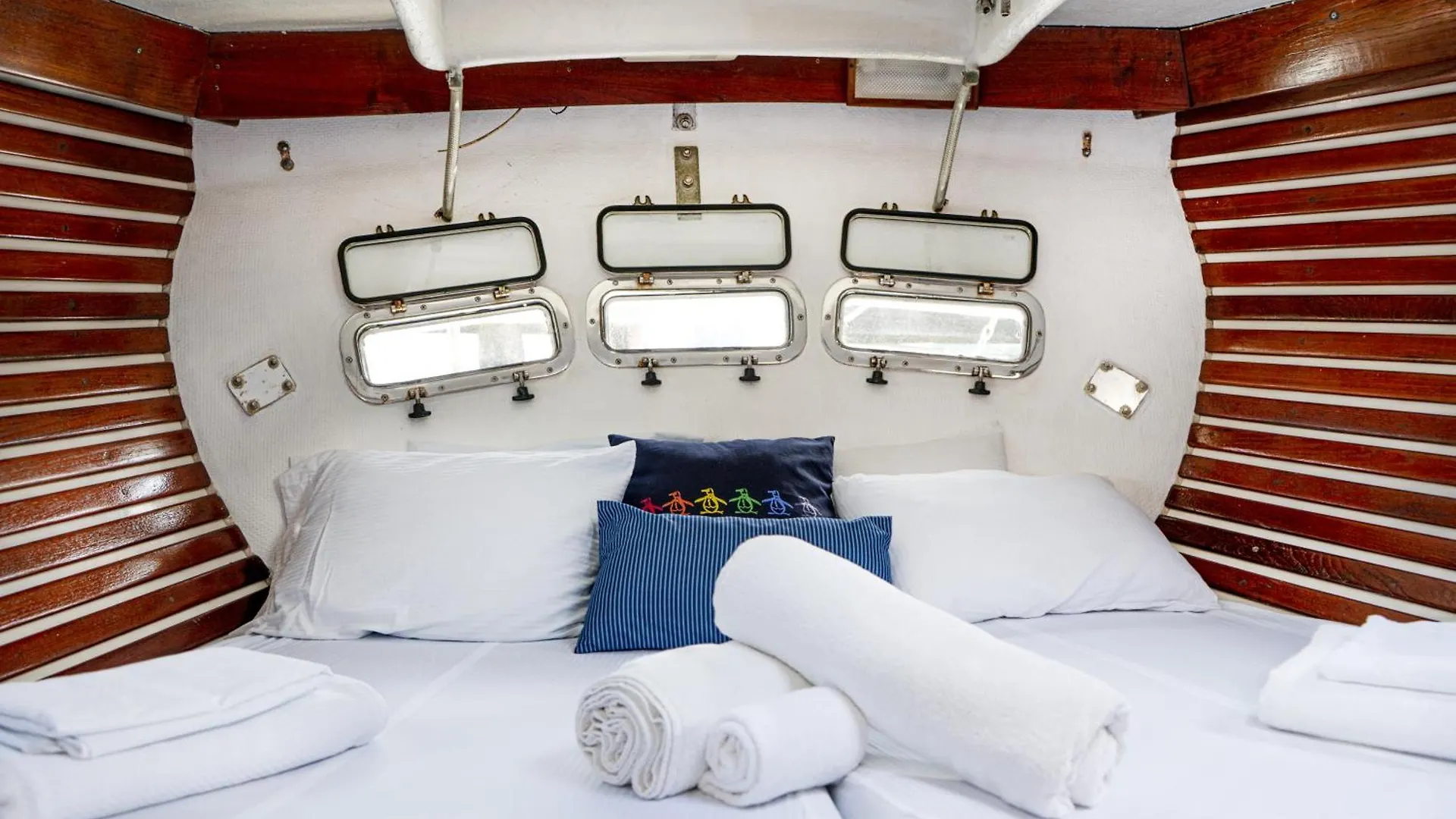Walk Barefoot To Beach! Two Bathrooms! Entire Private Sailboat Isla Mujeres 0*,